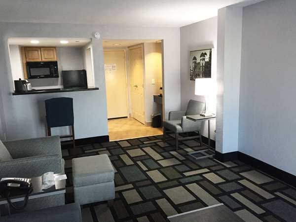  - Best Western Plus Birmingham Inn & Suites