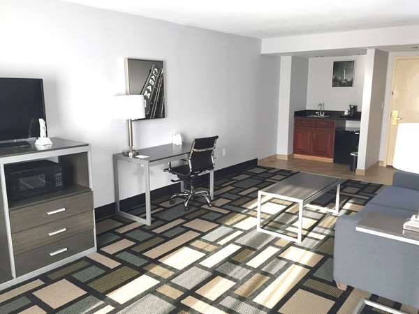  - Best Western Plus Birmingham Inn & Suites