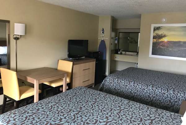  - Days Inn Lexington - I-20, Exit 55