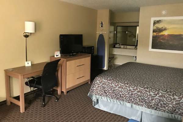  - Days Inn Lexington - I-20, Exit 55