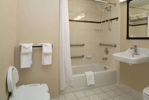  - Ramada Hotel Midtown Spokane - I-90, Exit 281