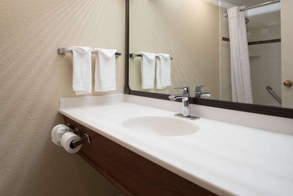  - Ramada Hotel Midtown Spokane - I-90, Exit 281