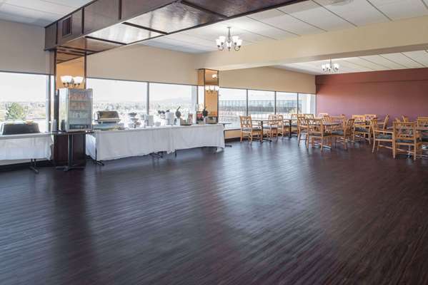  - Ramada Hotel Midtown Spokane - I-90, Exit 281