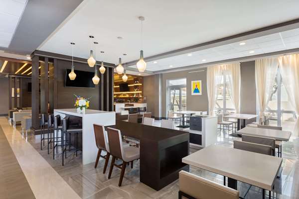  - Wingate by Wyndham Hotel Miami Airport Doral