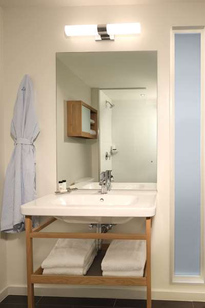  - Study at University City Hotel Philadelphia - I-76, Exit 345