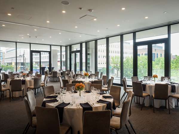 Restaurant - Study at University City Hotel Philadelphia - I-76, Exit 345