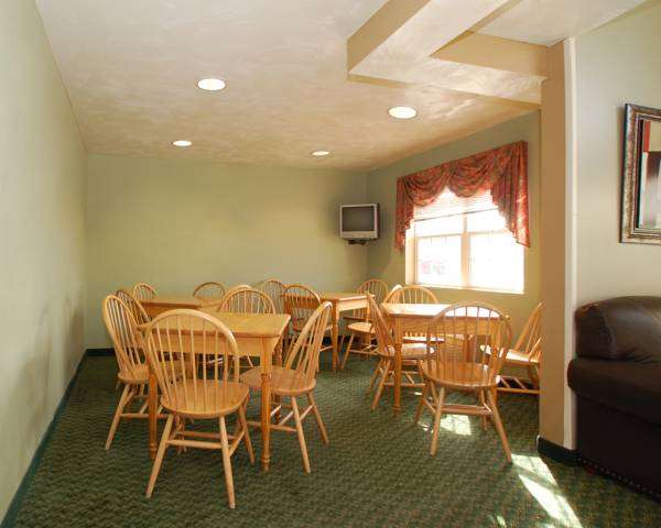 - Knights Inn St Clairesville - I-70, Exit 218