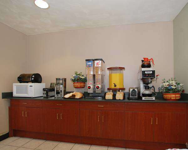  - Knights Inn St Clairesville - I-70, Exit 218