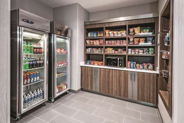  - La Quinta Inn & Suites North Grand Prairie - I-30, Exit 34