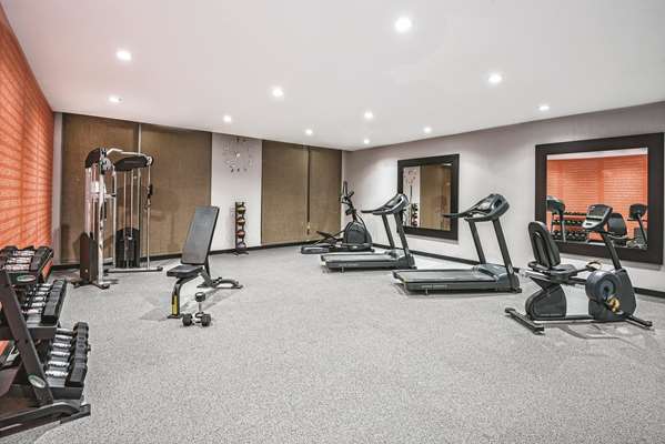 Fitness/ Exercise Room - La Quinta Inn & Suites North Grand Prairie - I-30, Exit 34