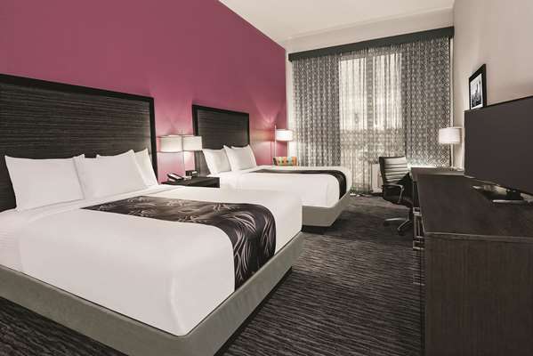  - La Quinta Inn & Suites North Grand Prairie - I-30, Exit 34