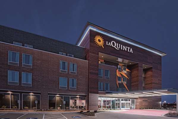 Exterior view - La Quinta Inn & Suites North Grand Prairie - I-30, Exit 34