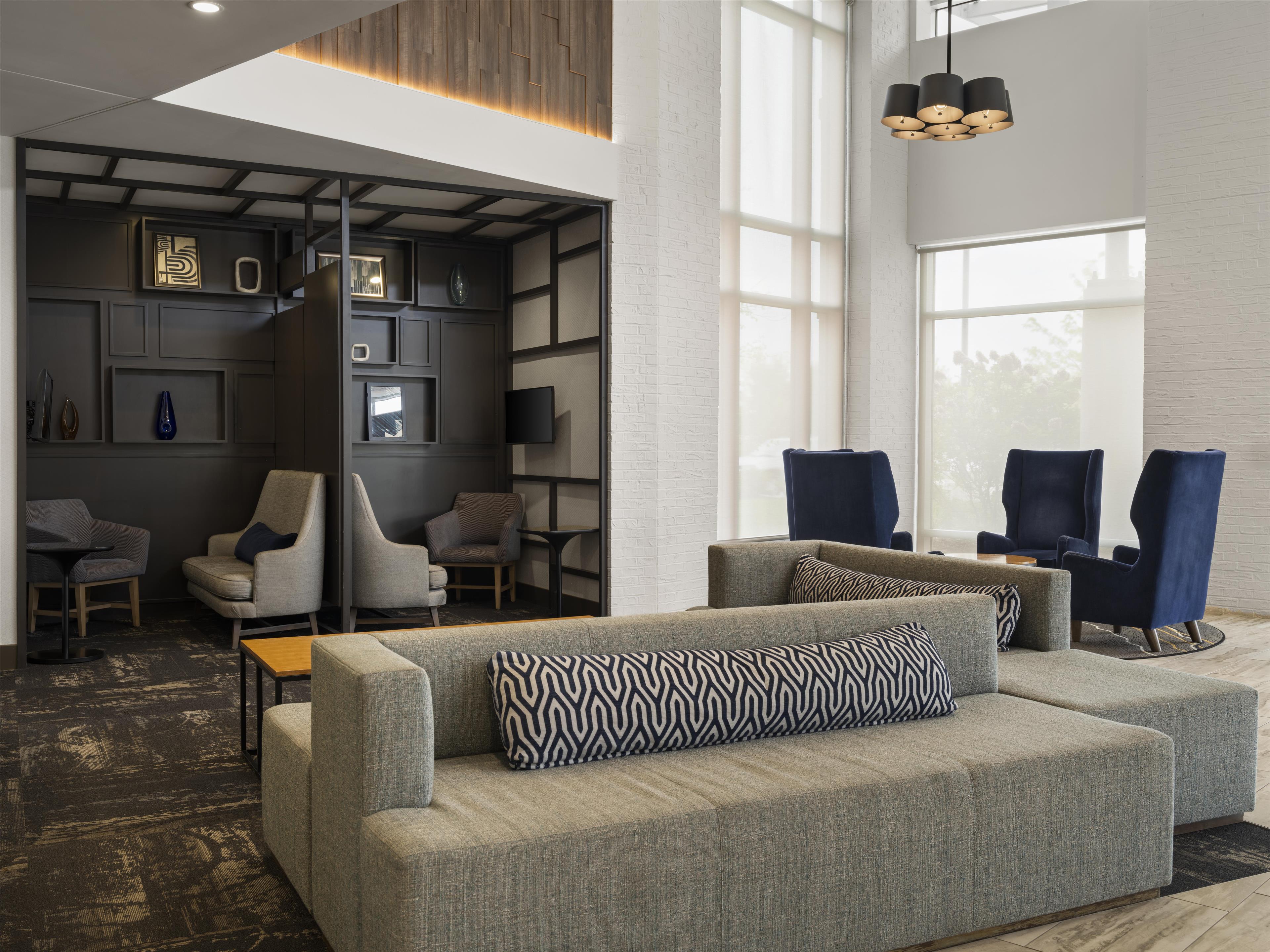 Lobby | Hyatt Place West Des Moines Jordan Creek
