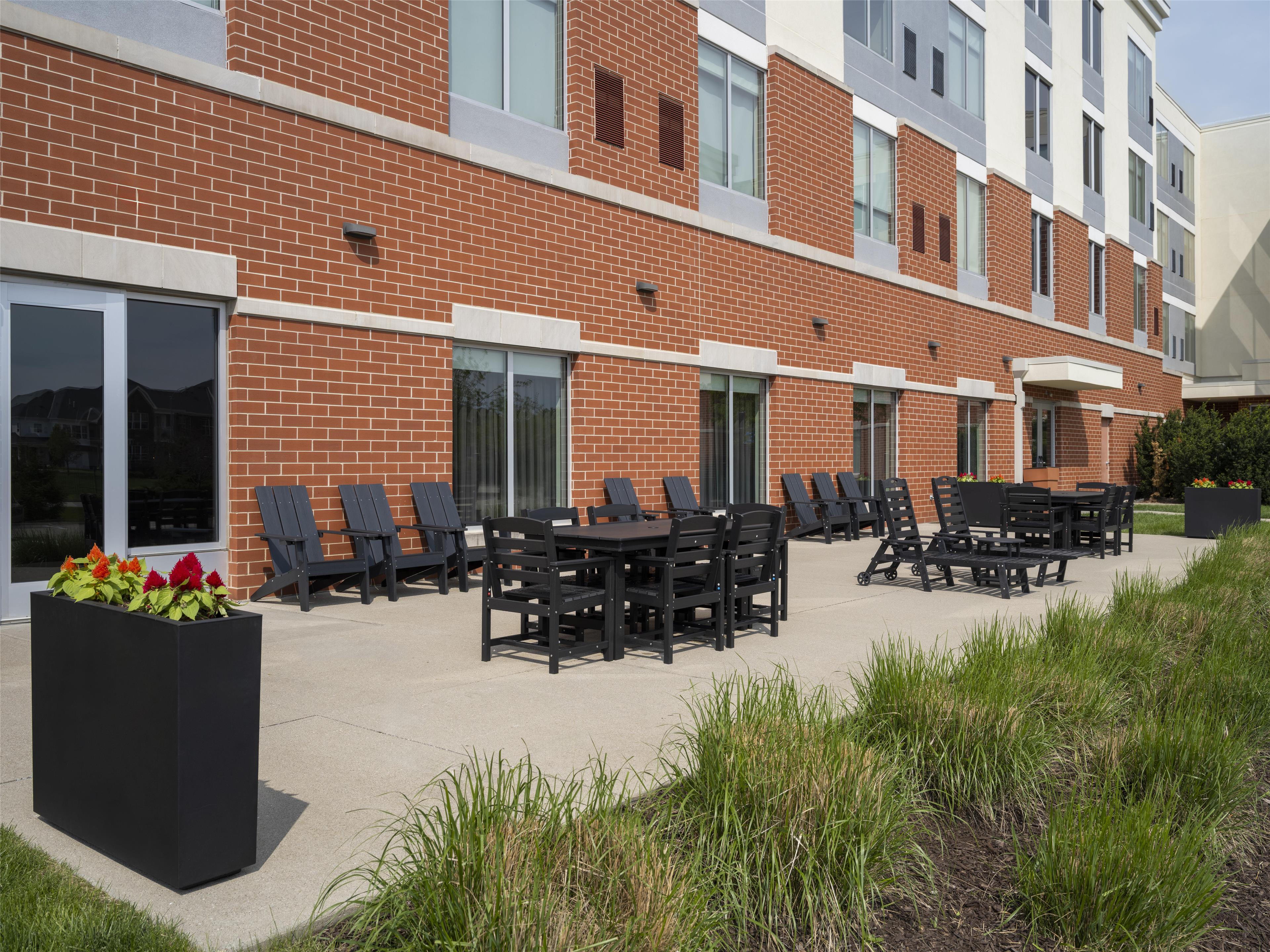 Patio Terrace | Hyatt Place West Des Moines Jordan Creek