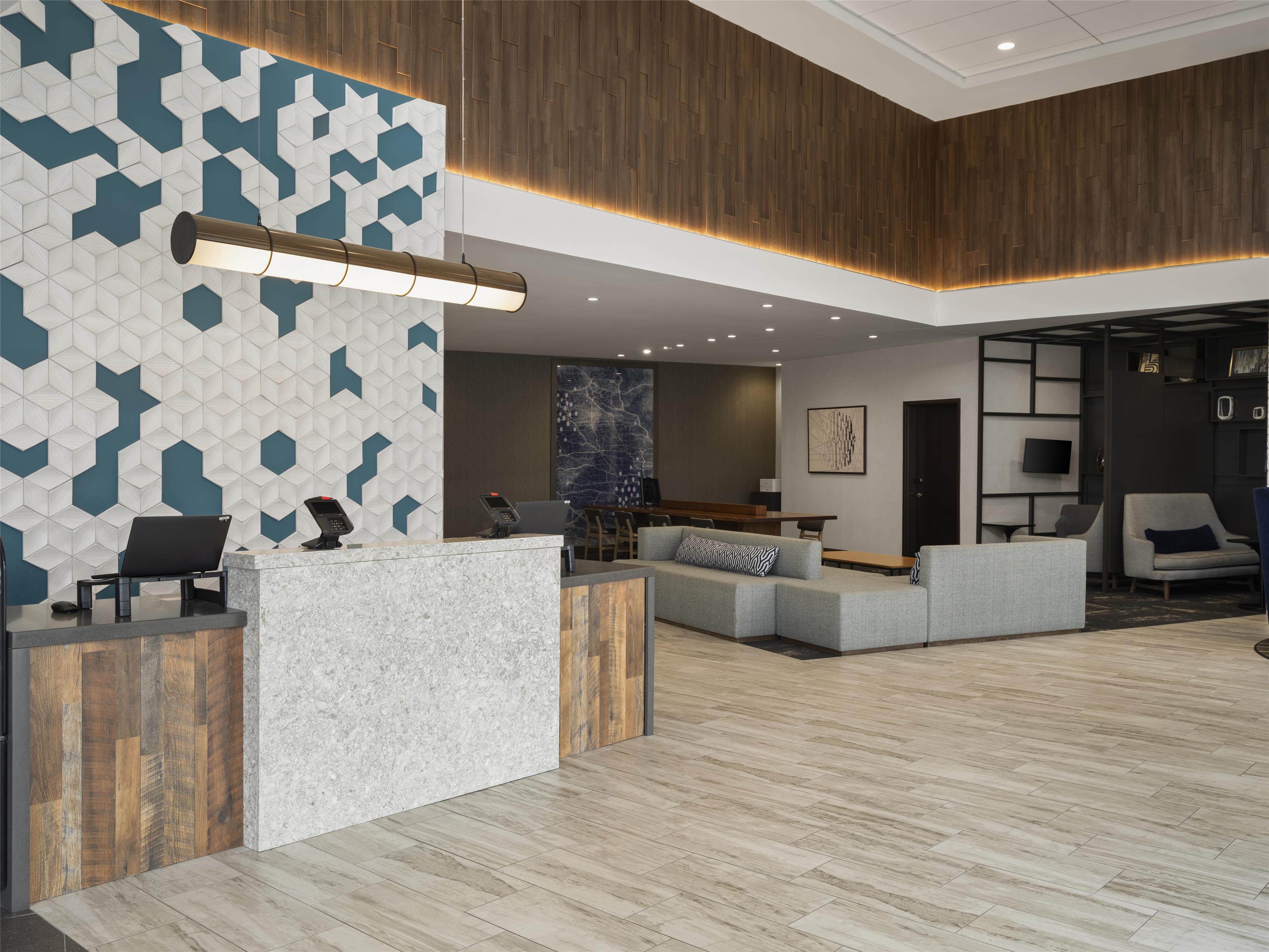 Lobby | Hyatt Place West Des Moines Jordan Creek