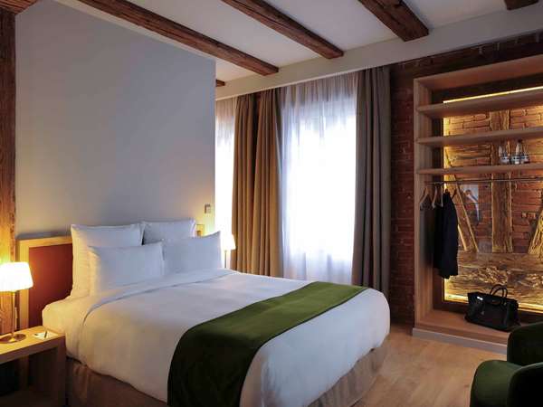 Classic Room with 1 Queen-size bed