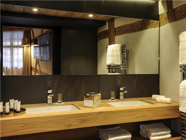 Classic Room with 1 Queen-size bed