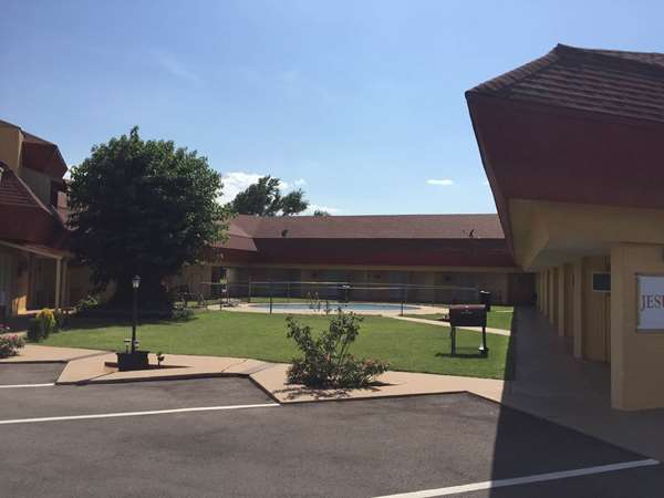 Exterior view - Knights Inn Fairview