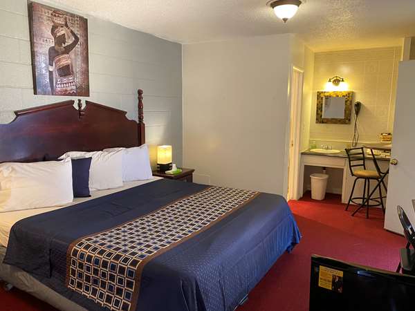  - Knights Inn Fairview