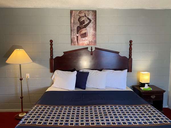  - Knights Inn Fairview