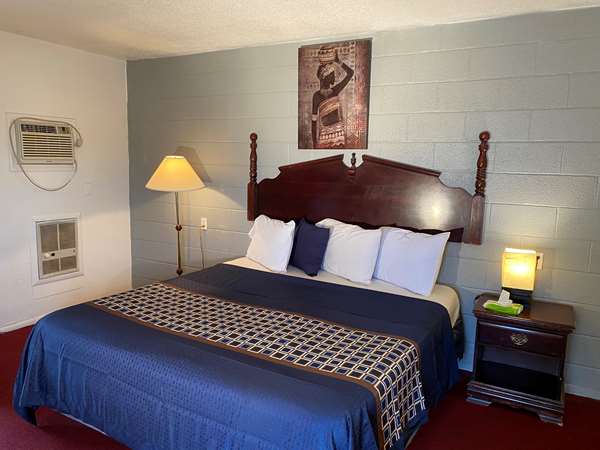  - Knights Inn Fairview