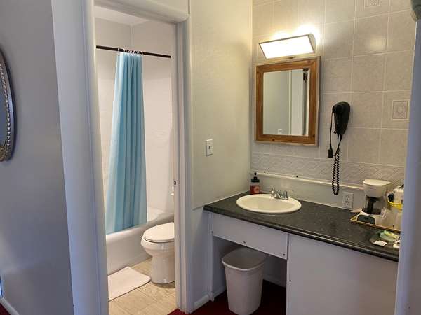  - Knights Inn Fairview