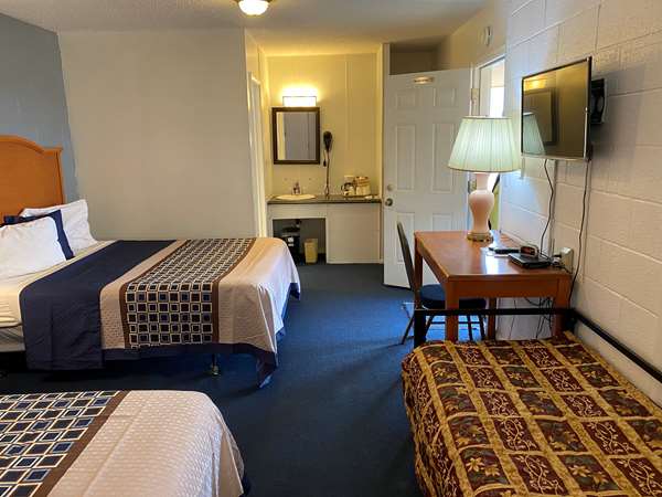  - Knights Inn Fairview