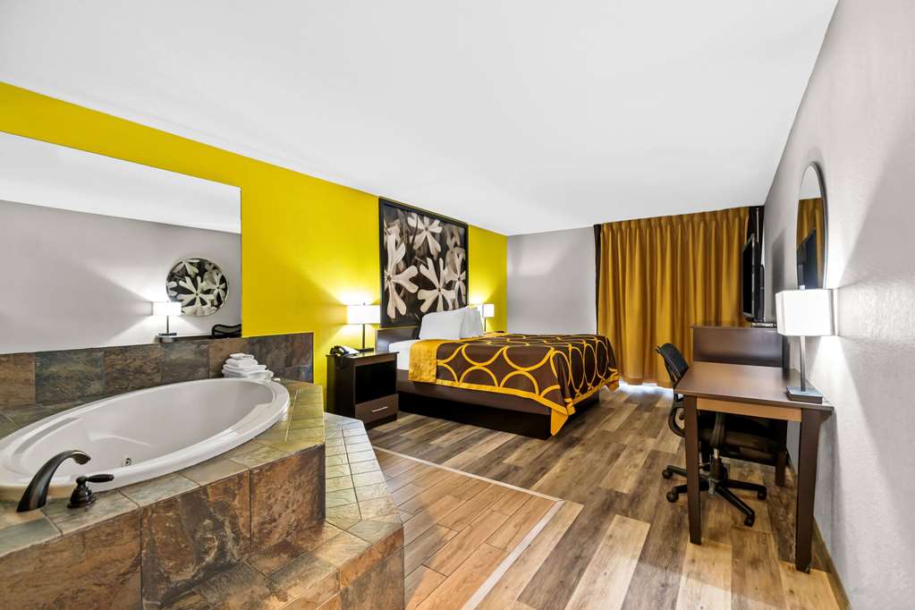 SUPER 8 PARAGOULD-guestroom-Guest Room,Suite,On-Site.jpg