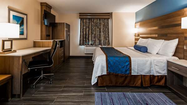  - Best Western Plus Stadium Inn Bronx - I-87, Exit 5