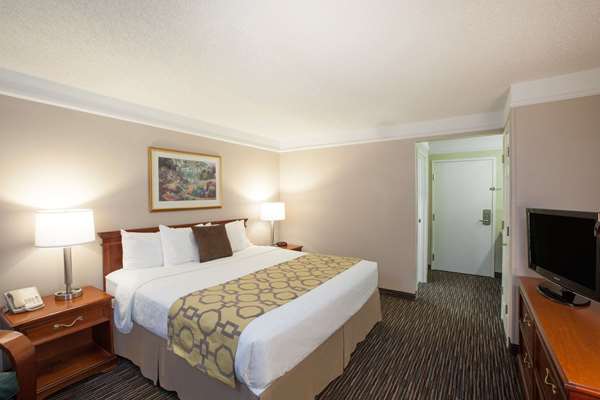  - Baymont Inn & Suites Texarkana - I-30, Exit 223