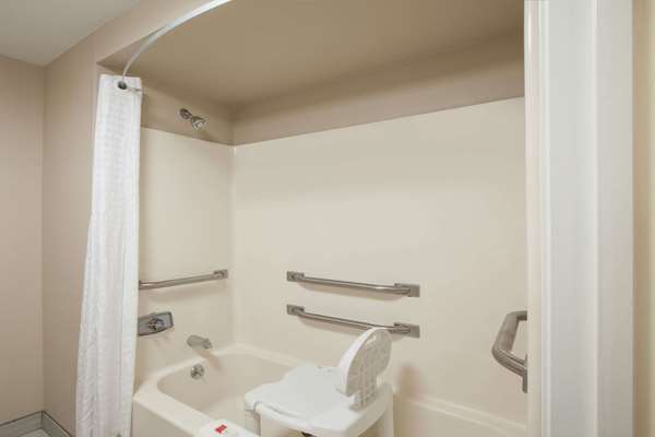  - Baymont Inn & Suites Texarkana - I-30, Exit 223