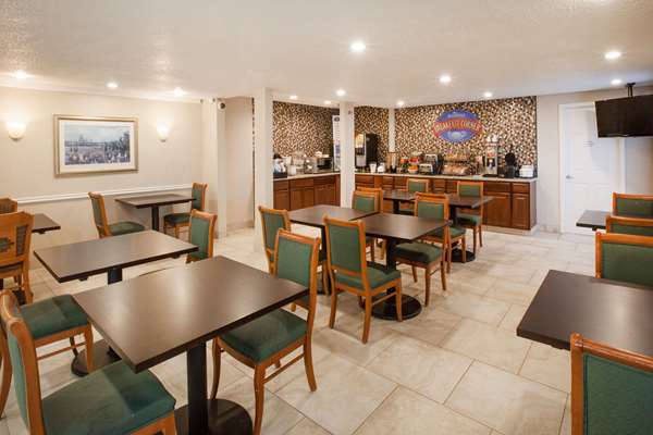  - Baymont Inn & Suites Texarkana - I-30, Exit 223