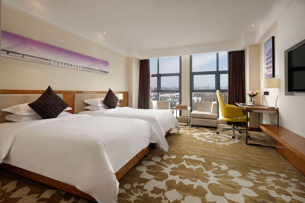RAMADA ENCORE WUHAN-guestroom-Guest Room,On-Site.jpg