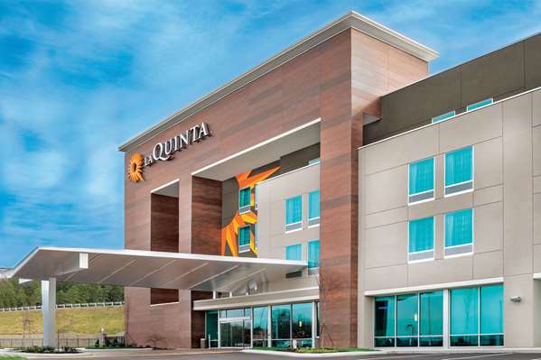 Exterior view - La Quinta Inn & Suites Cleveland - I-75, Exit 25