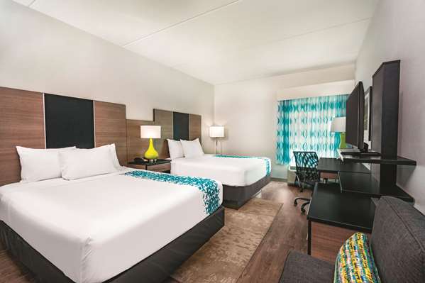  - La Quinta Inn & Suites Cleveland - I-75, Exit 25