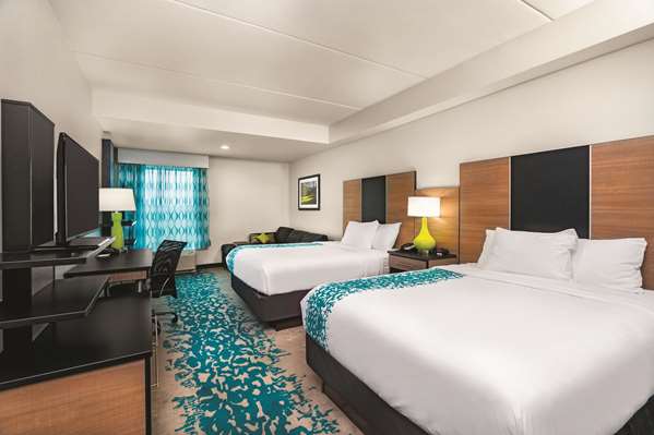  - La Quinta Inn & Suites Cleveland - I-75, Exit 25