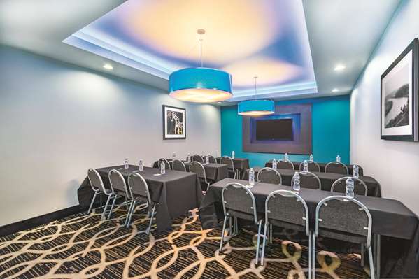  - La Quinta Inn & Suites Cleveland - I-75, Exit 25