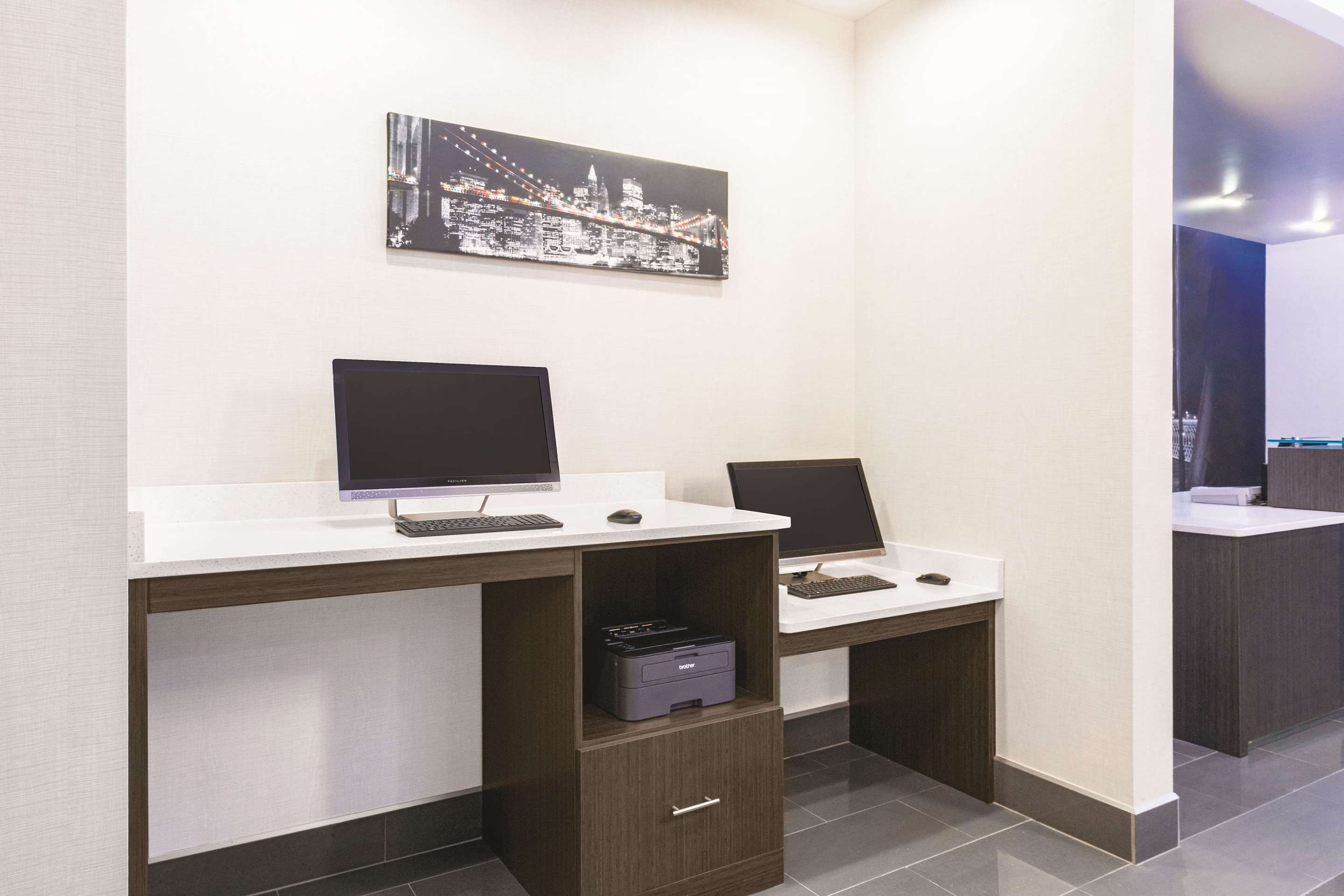 Business Center | La Quinta Inn & Suites by Wyndham Cleveland TN