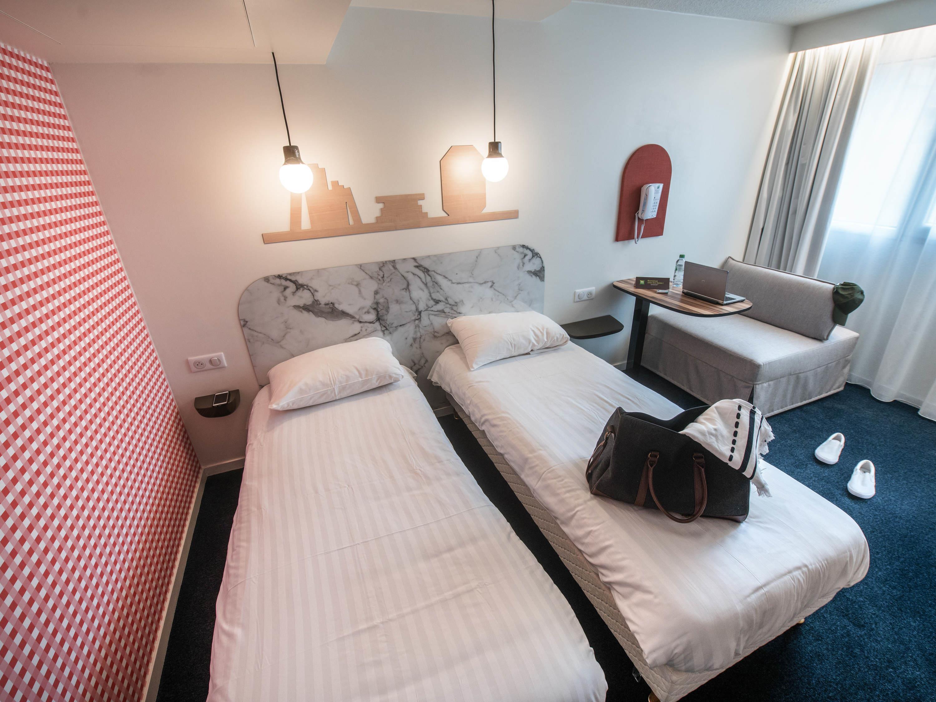 IBIS STYLES VICHY CENTRE Room Type - Standard Room twin beds and 1-person sofa