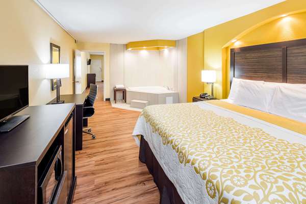 Suite - Days Inn Madison - I-20, Exit 114