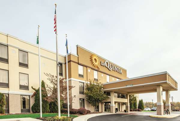 Exterior view - La Quinta Inn & Suites Mechanicsburg