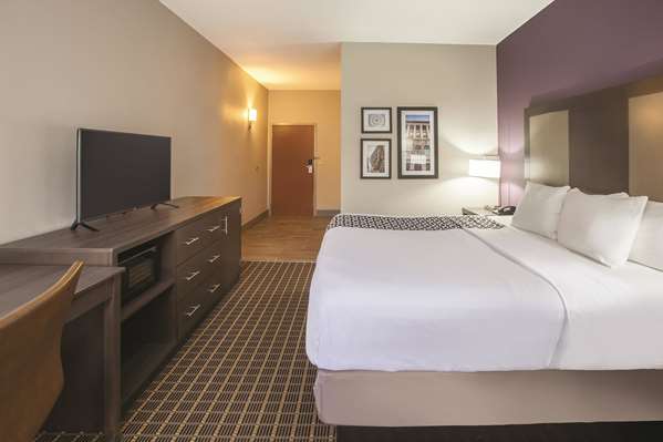  - La Quinta Inn & Suites Mechanicsburg