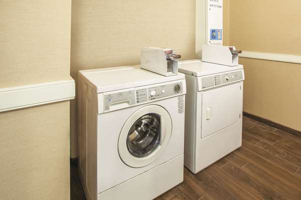  - La Quinta Inn & Suites Mechanicsburg