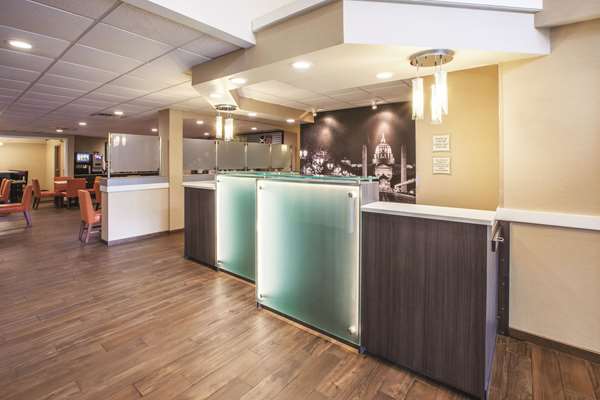  - La Quinta Inn & Suites Mechanicsburg