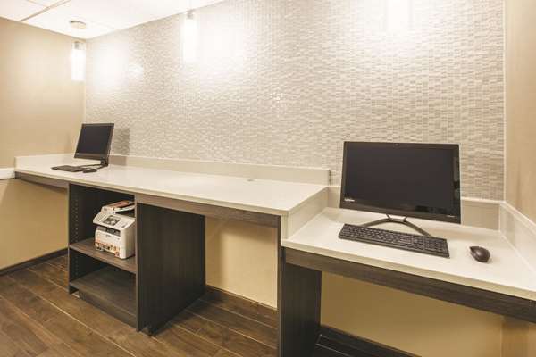 Conference Area - La Quinta Inn & Suites Mechanicsburg