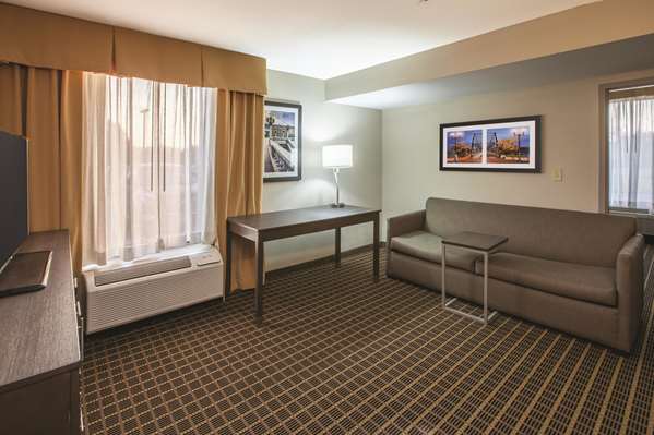 Suite - La Quinta Inn & Suites Mechanicsburg