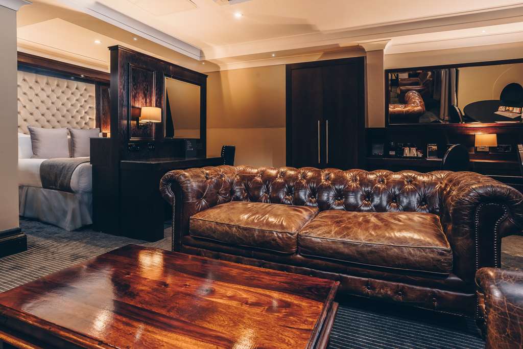 COUNTY HOTEL-guestroom-Guest Room,Suite,On-Site.jpg