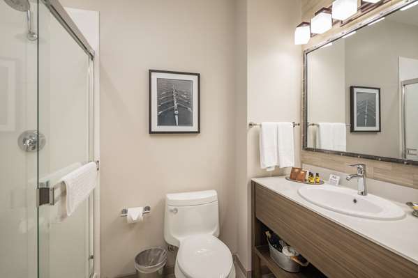 2 Queen Beds, Non-Smoking, Pillow Top Mattress, 50 Inch Hdtv, Refrigerator, Full Breakfast