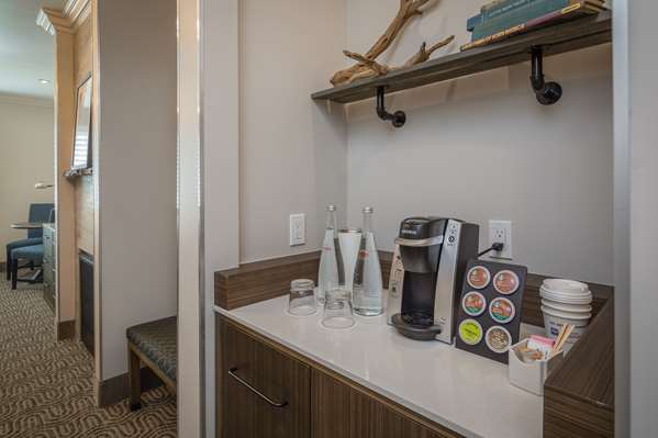 2 Queen Beds, Non-Smoking, Pillow Top Mattress, 50 Inch Hdtv, Refrigerator, Full Breakfast