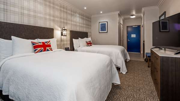 2 Queen Beds, Non-Smoking, Pillow Top Mattress, 50 Inch Hdtv, Refrigerator, Full Breakfast